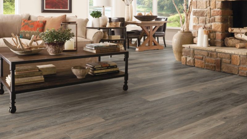 Measuring the pros and cons of hardwood floors in Painesville, OH
